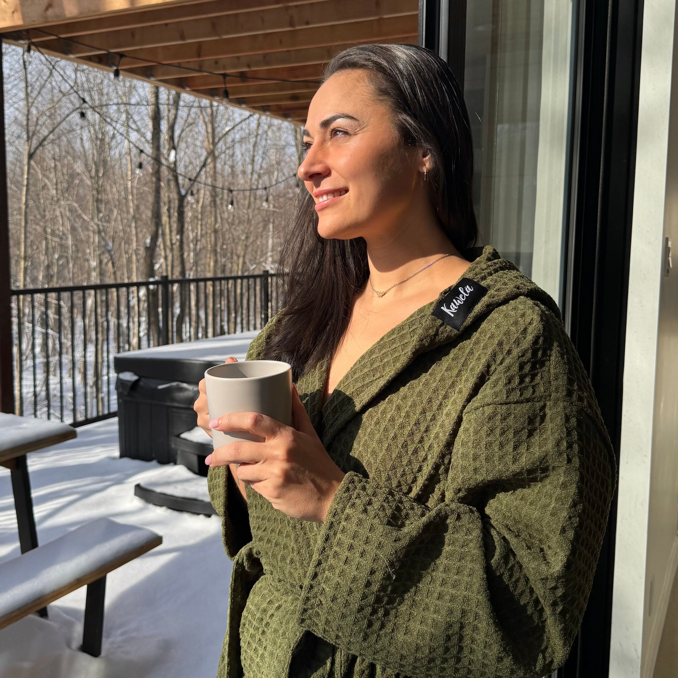 Peignoir chaud: pourquoi il devient un essentiel à la maison en hiver québécois