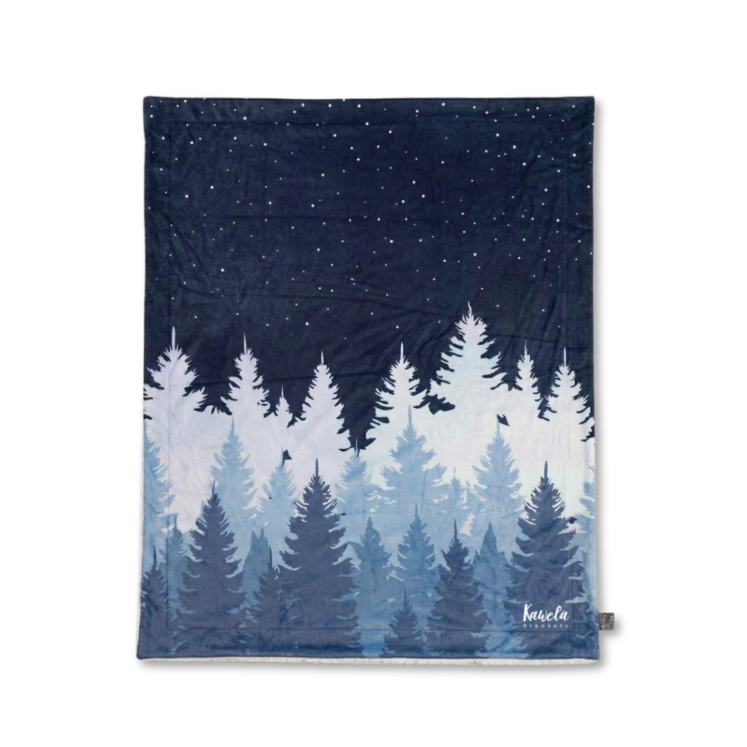Couverture XL Pôle Nord de la marque Kawelä en tissu doux, avec motif chaud et confortable pour le lit ou le canapé.