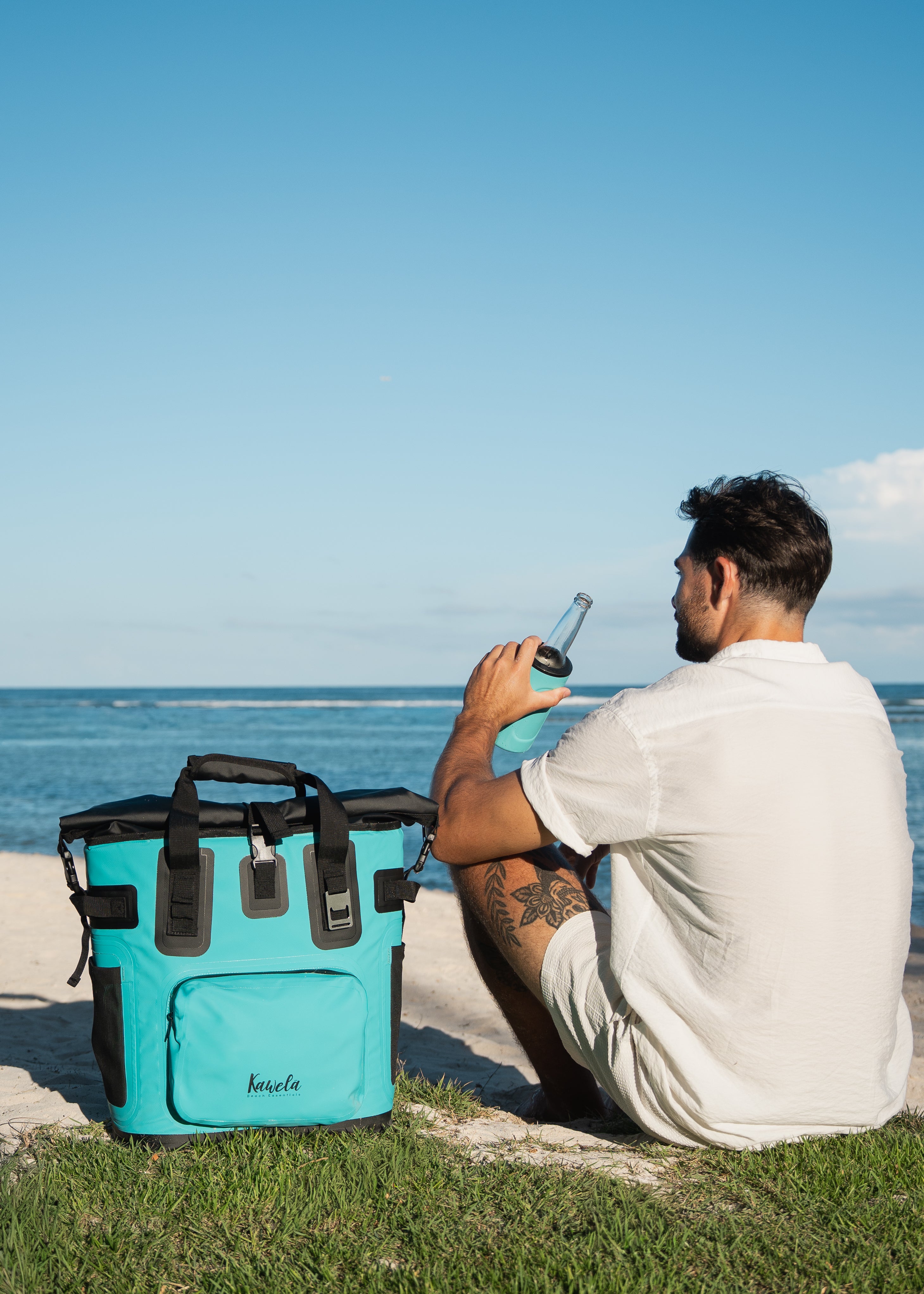 Sac à dos glacière KAWELÄ BORA de 25L avec compartiments pour garder les boissons au frais.