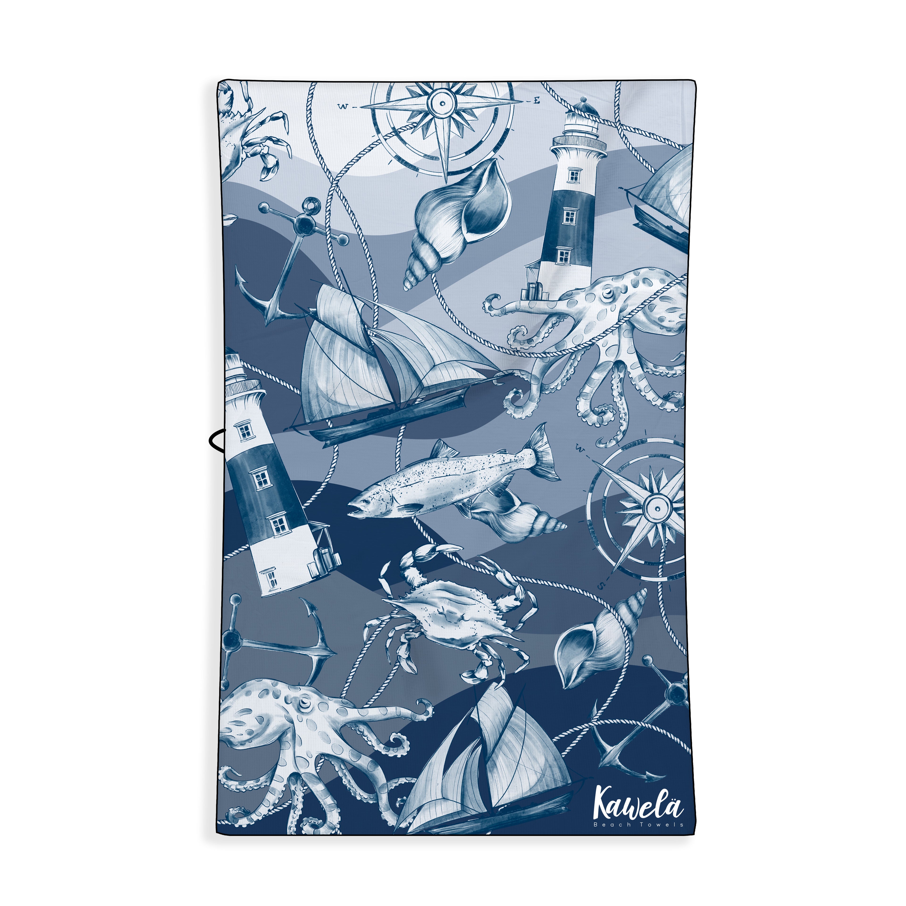 Serviette de plage Halifax de la marque Kawelä avec motifs colorés, étendue sur une plage en plein soleil.