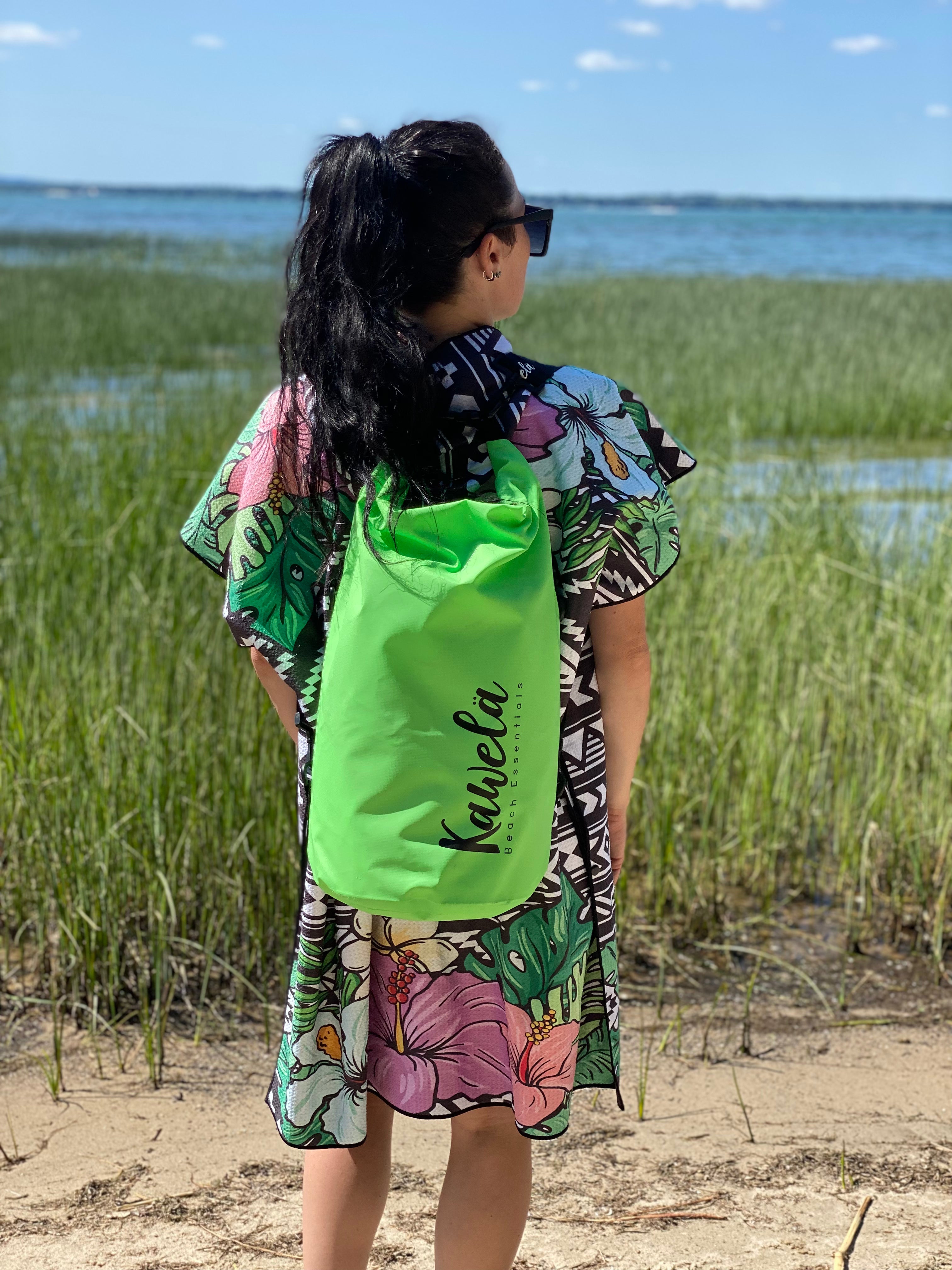 Sac étanche KAWELÄ GREENWOOD avec fermeture robuste et matériaux résistants, idéal pour la randonnée et les activités en extérieur.