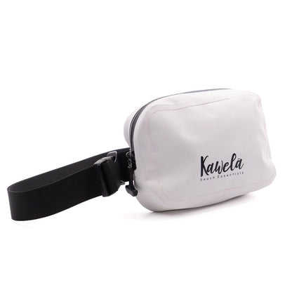 Sac banane KAWELÄ Burbank en cuir noir avec fermeture éclair et bandoulière ajustable visible sur l&