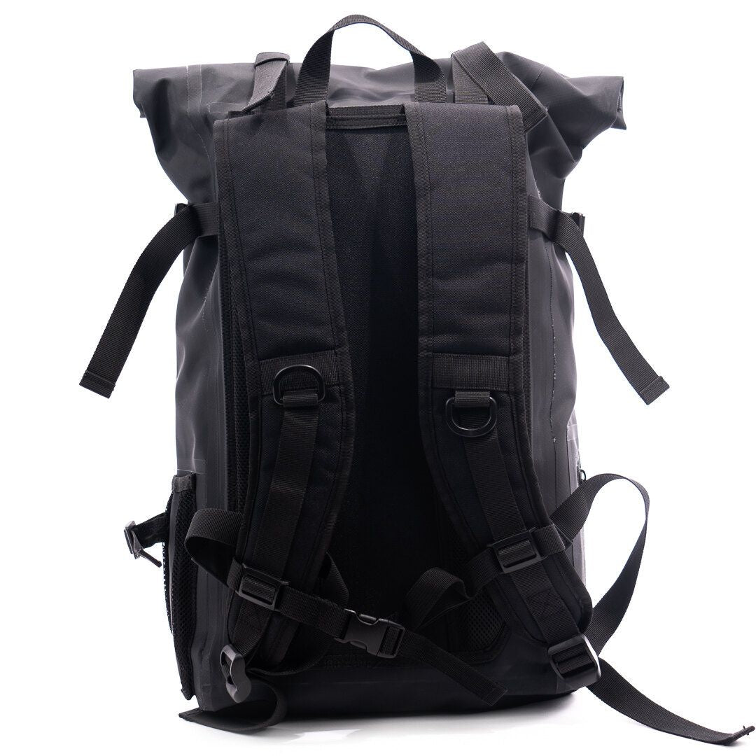 Sac à dos Brooks KAWELÄ avec compartiments spacieux et bretelles rembourrées, en tissu durable, pour un usage quotidien.