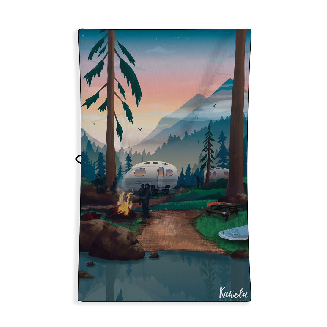 Serviette de plage KAWELÄ Abbotsford avec motif coloré, déployée sur le sable pour une journée ensoleillée.