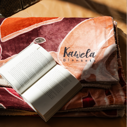 Couverture XL Kawelä CIDER HILL en tissu doux, beige avec motif élégant, idéale pour se couvrir confortablement.