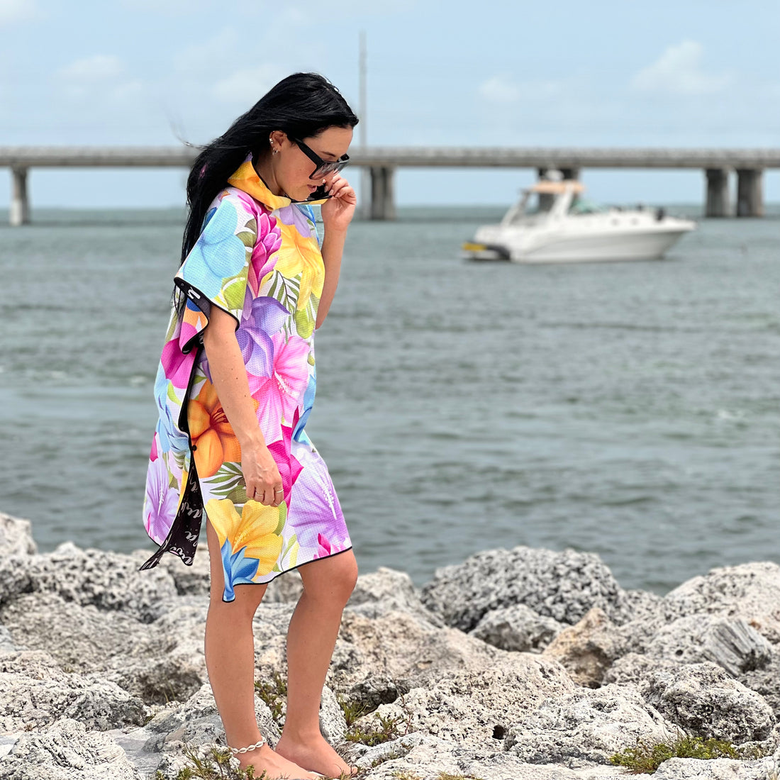 Poncho MARSH HARBOUR de la marque KAWELÄ, tissu imperméable, style décontracté, porté en extérieur pour la pluie.