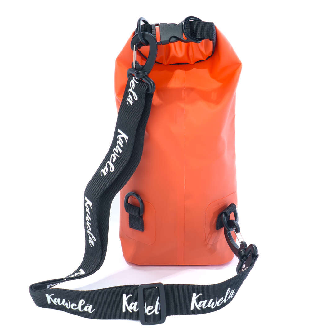Sac étanche KAWELÄ Marrakech avec design coloré et fermeture sécurisée, idéal pour les activités de plein air.