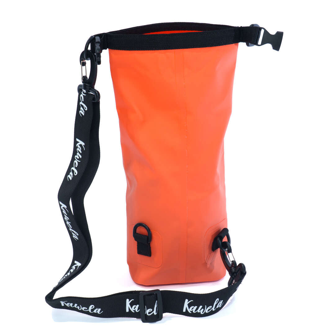 Sac étanche KAWELÄ Marrakech avec design coloré, idéal pour protéger vos affaires de l’eau et de l’humidité.