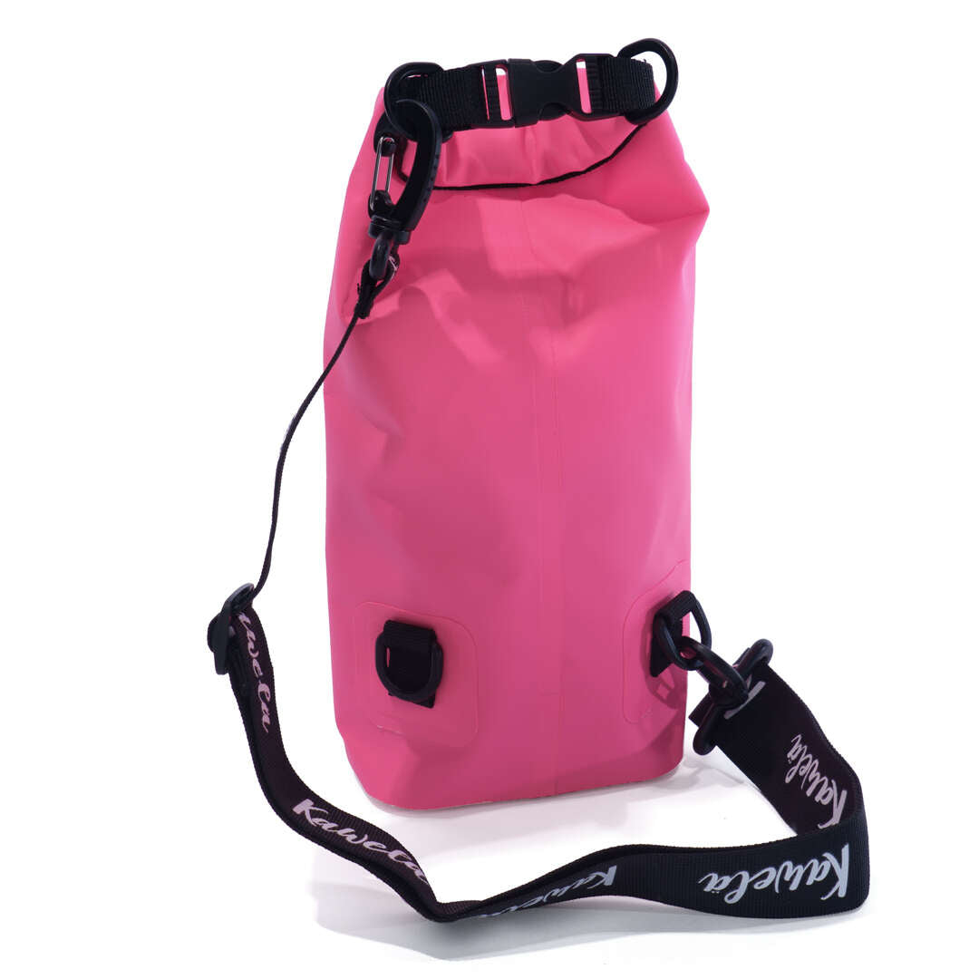 Sac étanche KAWELÄ Ibiza avec fermeture sécurisée, couleur vive et design pratique pour activités aquatiques.