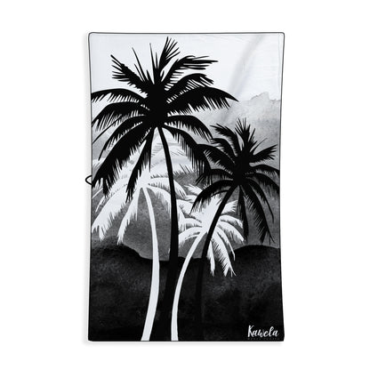 Serviette de plage KAWELÄ Los Angeles avec motif coloré, douce et absorbante, idéale pour la plage ou la piscine.