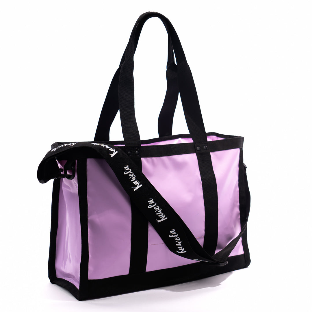 Sac fourre-tout KAWELÄ SHINAN 25L en tissu, avec poches et poignées, adapté pour le quotidien et le voyage.