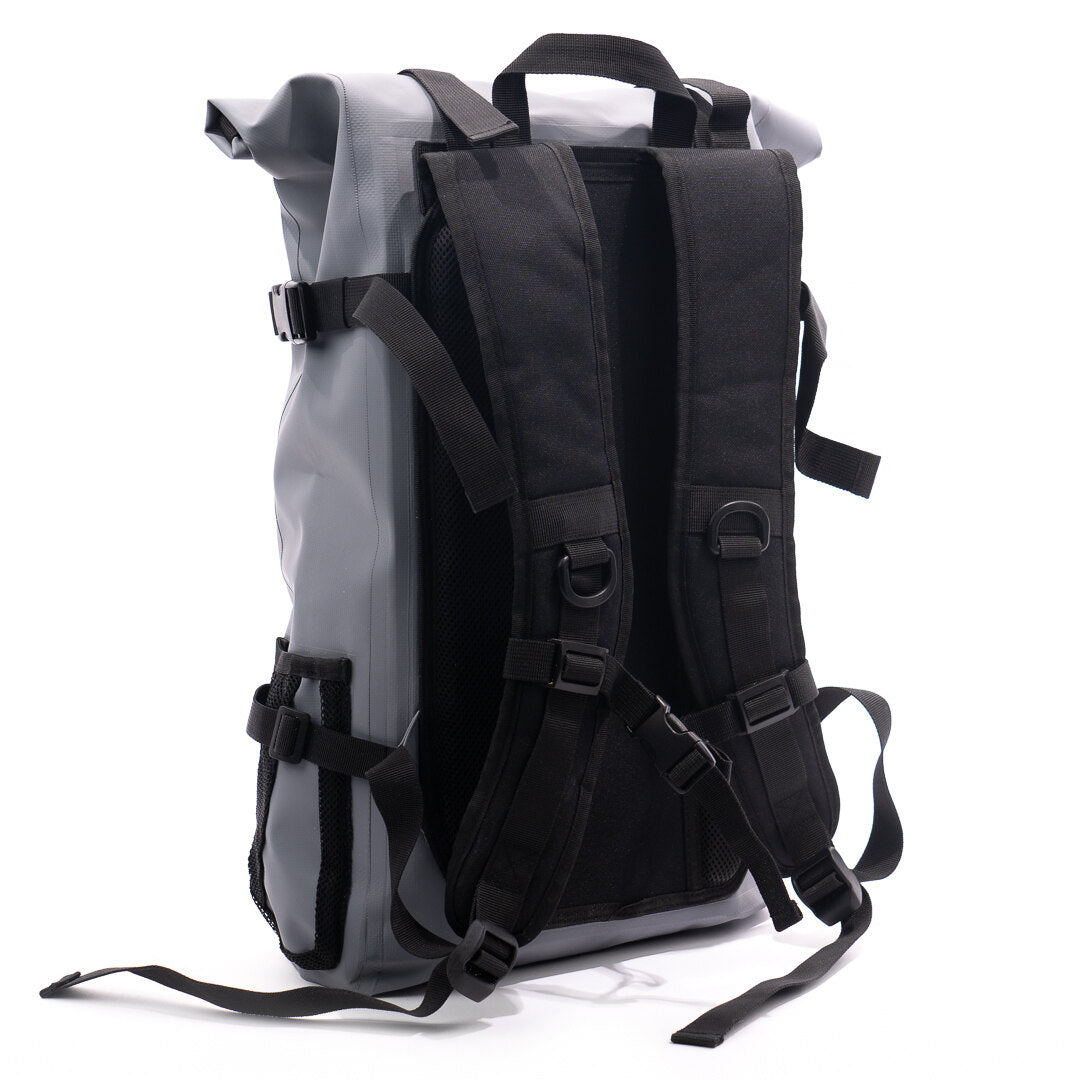 Sac à dos KAWELÄ NEW YORK avec design moderne, couleur noire, et plusieurs compartiments visibles dans l&