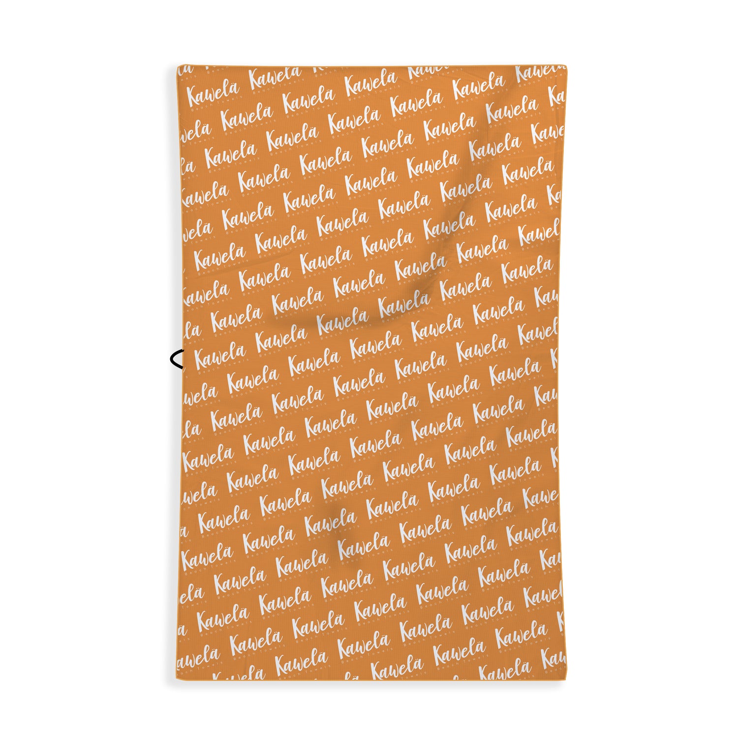 Serviettes de plage Marbella de KAWELÄ, motif coloré, étendues sur le sable, parfaites pour l&