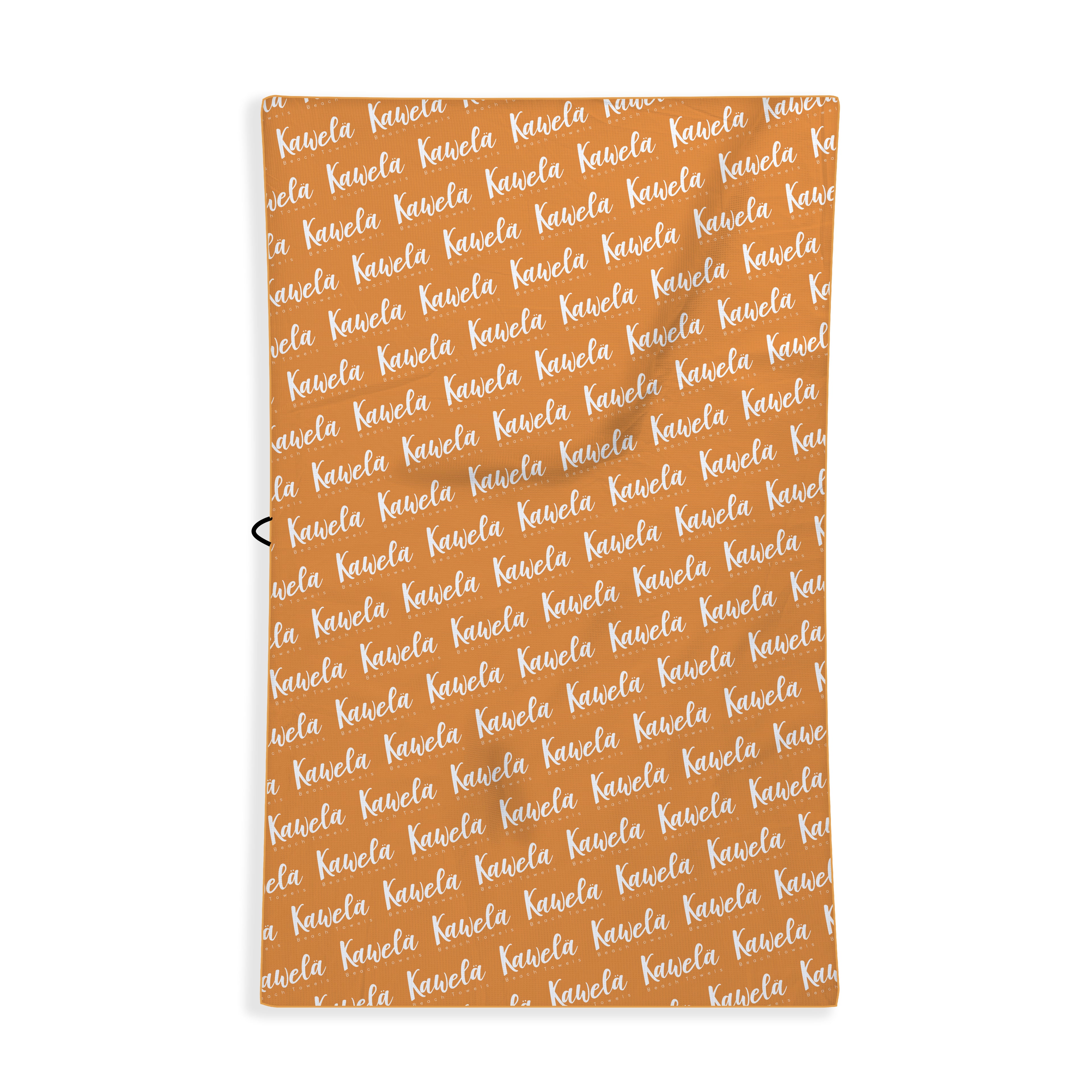Serviettes de plage Marbella de KAWELÄ, motif coloré, étendues sur le sable, parfaites pour l&
