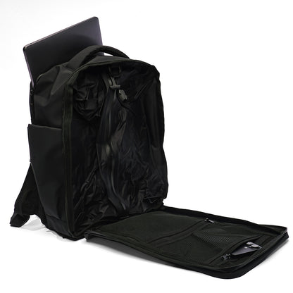 Sac à dos KAWELÄ OSLO compressible de 23L, en tissu léger, avec compartiments et poignée pour un rangement pratique.
