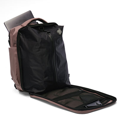 Sac à dos compressible KAWELÄ Austin de 23L avec compartiments, vue de face, tissu léger et pratique pour le voyage.