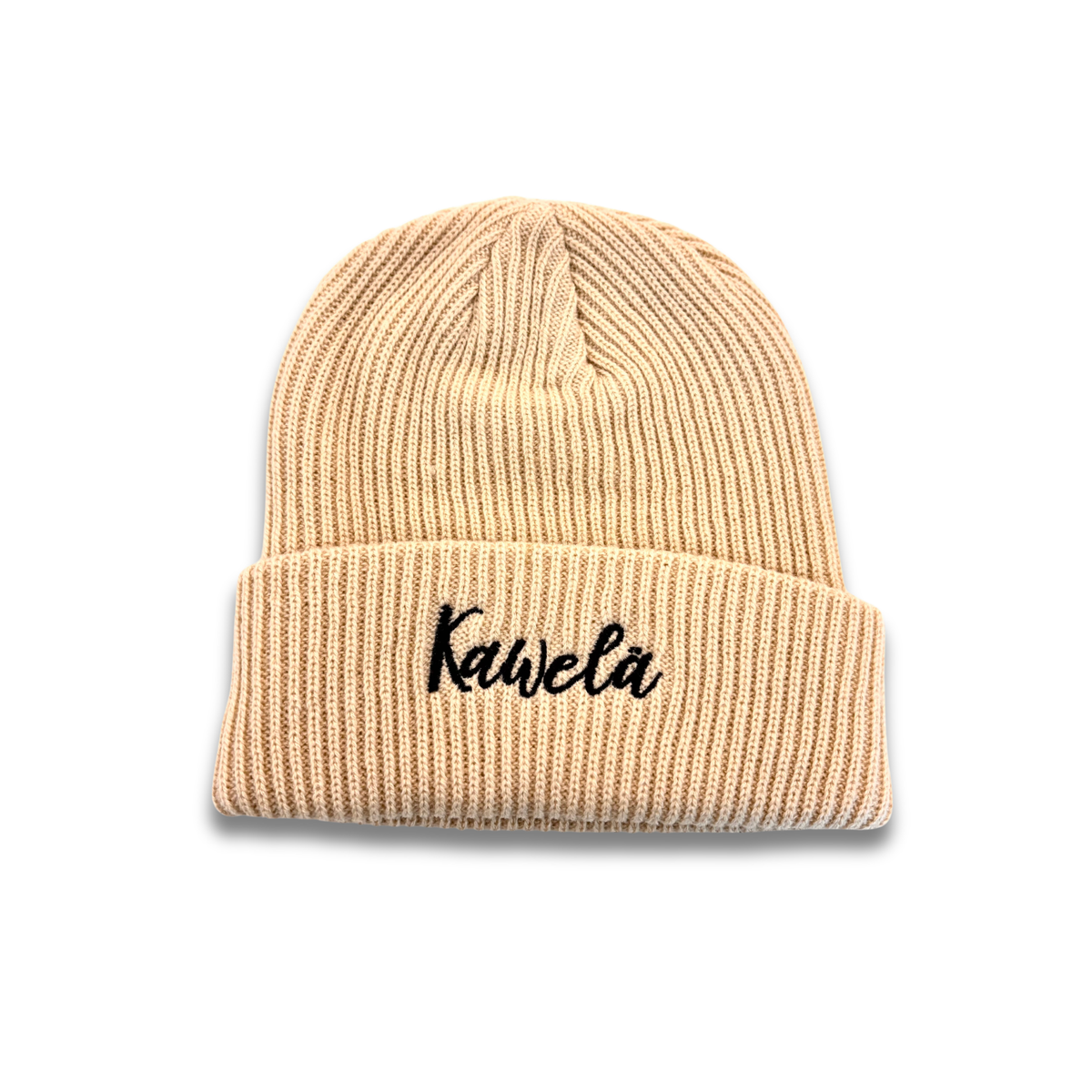 Tuque tricot beige de la marque KAWELÄ, en laine douce, portée sur la tête, style chaud et confortable pour l&
