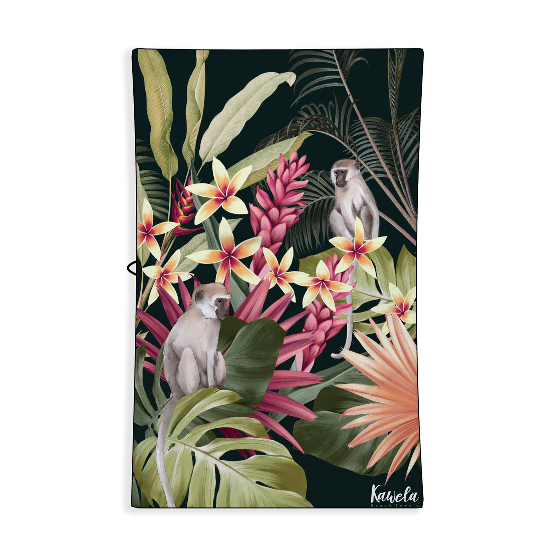 Serviette de plage Turrialba de la marque Kawelä, avec motif coloré, étendue sur le sable lors d&