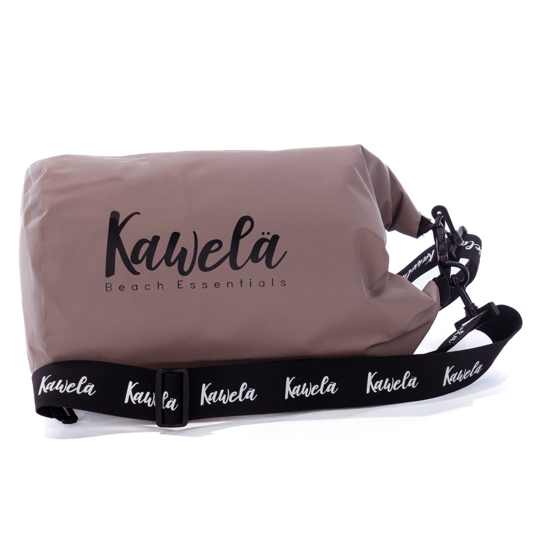 Sac étanche KAWELÄ Bangkok brun en tissu résistant, idéal pour protéger vos affaires de l&