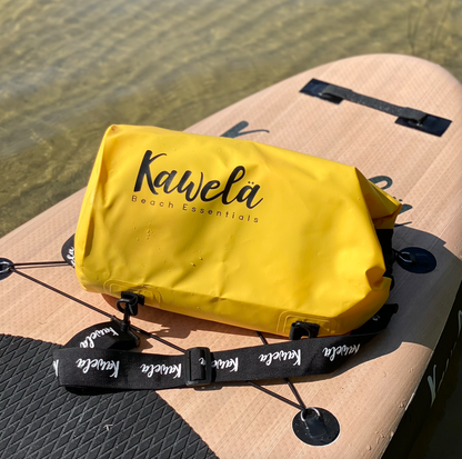 Sac étanche GOLDEN de la marque KAWELÄ, en tissu résistant, avec fermeture hermétique, conçu pour protéger vos objets de l&