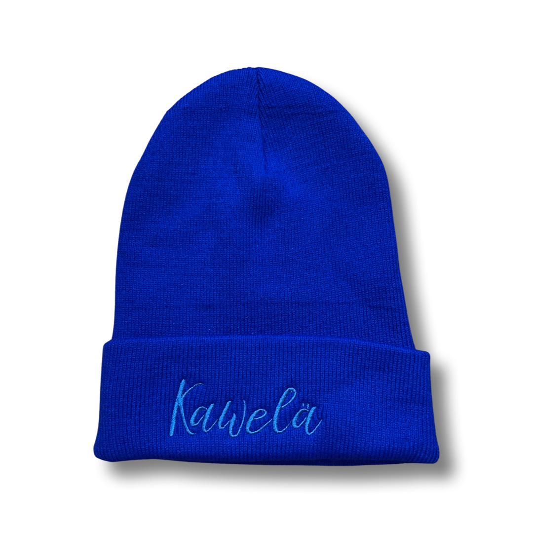 Tuque KAWELÄ en laine douce, vue de face avec logo brodé, chaude et confortable pour l&
